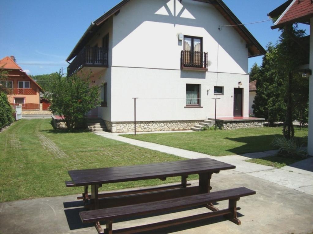 Gyöngyvirág Vendégház Balatonboglár Quarto foto