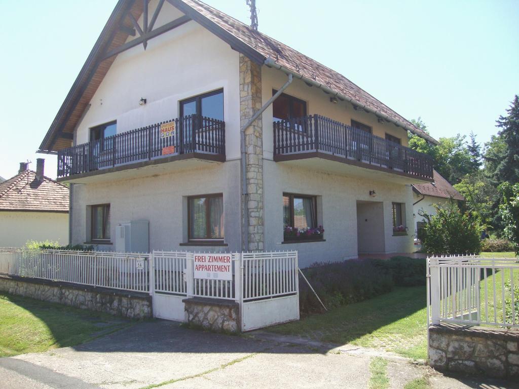 Gyöngyvirág Vendégház Balatonboglár Exterior foto