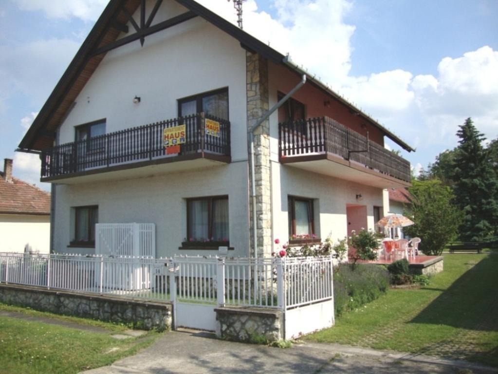 Gyöngyvirág Vendégház Balatonboglár Quarto foto